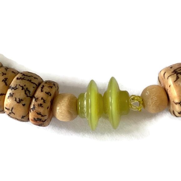 As Low As $2 Green Saucers & Nut Temporary Bracelet Beads - Picture 2 of 4